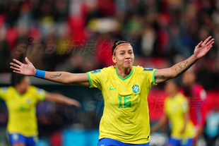 克林斯曼：看好葡萄牙夺得世界杯；希望内马尔为巴西出战（克林斯曼：看好葡萄牙问鼎世界杯，盼内马尔代表巴西登场）