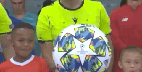 被问是否会下课，罗马尼亚主帅大怒：别问我这个问题！（被追问帅位去留，罗马尼亚主帅震怒：这个问题别再提！）