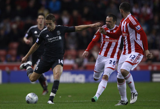 皇马TV再度炮轰本轮裁判：他是加泰人，这个背景耐人寻味（皇马TV再次质疑本轮裁判：加泰背景耐人寻味）