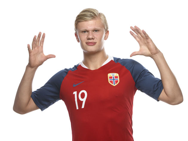 费内巴切门将利瓦科维奇自租借加盟赫罗纳以来，还没...（自租借加盟赫罗纳后，费内巴切门将利瓦科维奇至今仍未...）