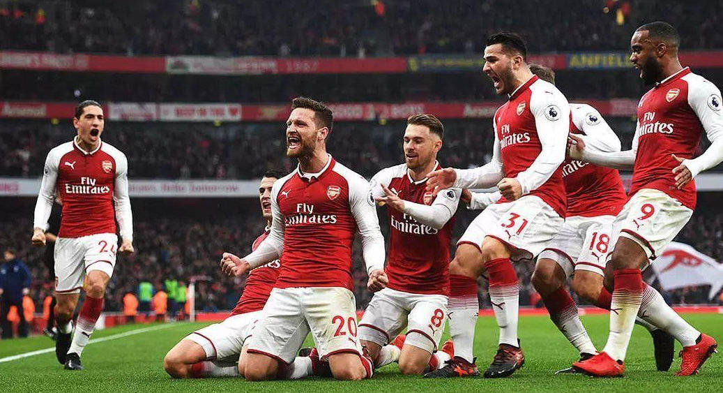 弗兰克：哈维·西蒙斯已处于最佳状态，热刺正逐渐步入正轨（弗兰克称哈维·西蒙斯已达巅峰状态，热刺正渐入佳境）