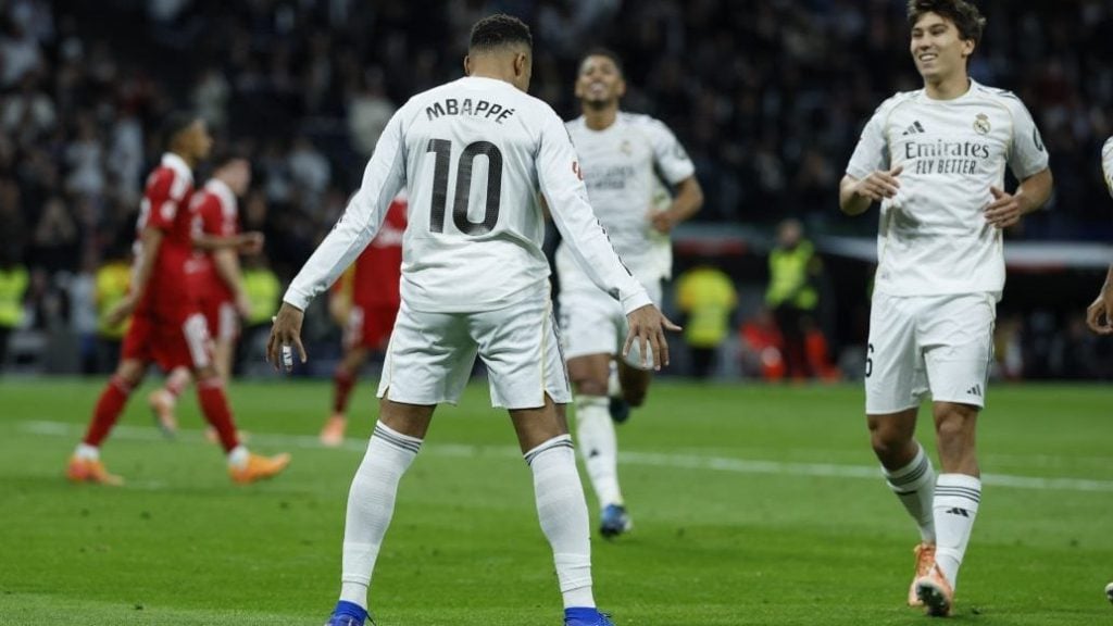 欧冠前瞻：阿贾克斯客战黑马卡拉巴克，能否期盼取得首胜？（欧冠前瞻：阿贾克斯做客挑战黑马卡拉巴克，首胜能否到来？）