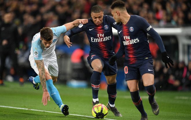 墨尔本胜利主帅：麦克阿瑟拥有双塔，我们必须要限制对手传中（墨尔本胜利主帅：麦克阿瑟双塔威胁大，我们必须压制其传中）