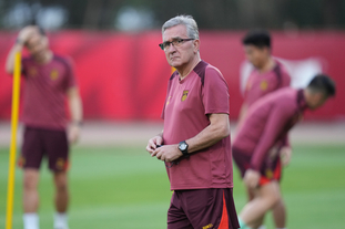 打疯了！国米横扫科莫登顶，劳塔罗回应质疑，齐沃激活水货太神（国米横扫科莫登顶！劳塔罗用表现回击质疑，齐沃点石成金激活昔日水货）