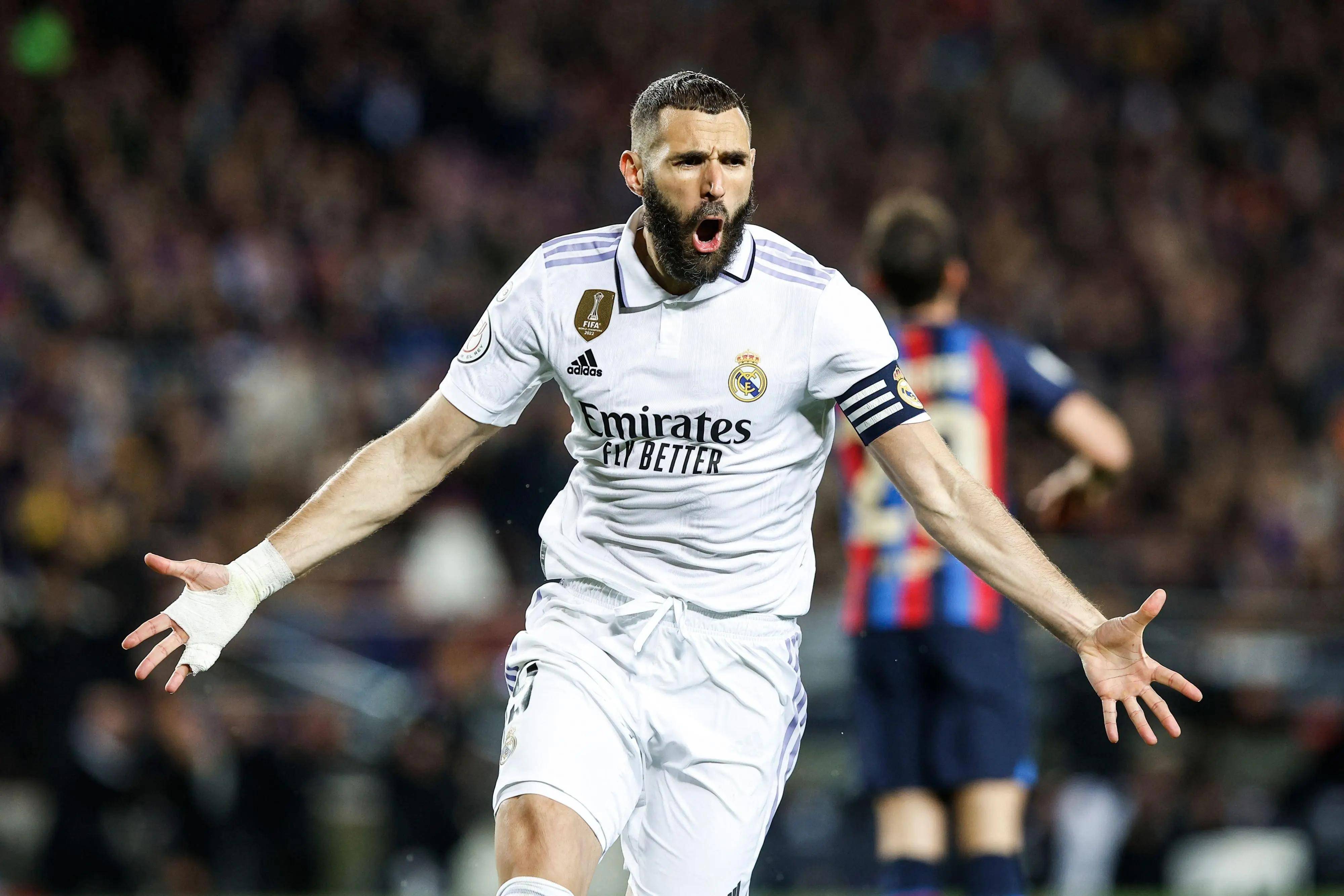 会重回皇马执教吗？齐达内现身伯纳乌观战皇马vs曼城（齐达内现身伯纳乌观战皇马对曼城，重返皇马执教引发热议）