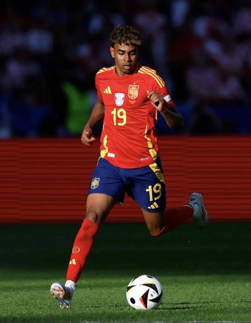 美因茨主帅：战胜拜仁并不是没可能，球队要保持积极心态面对（美因茨主帅：击败拜仁并非不可能，全队需以积极心态迎战）