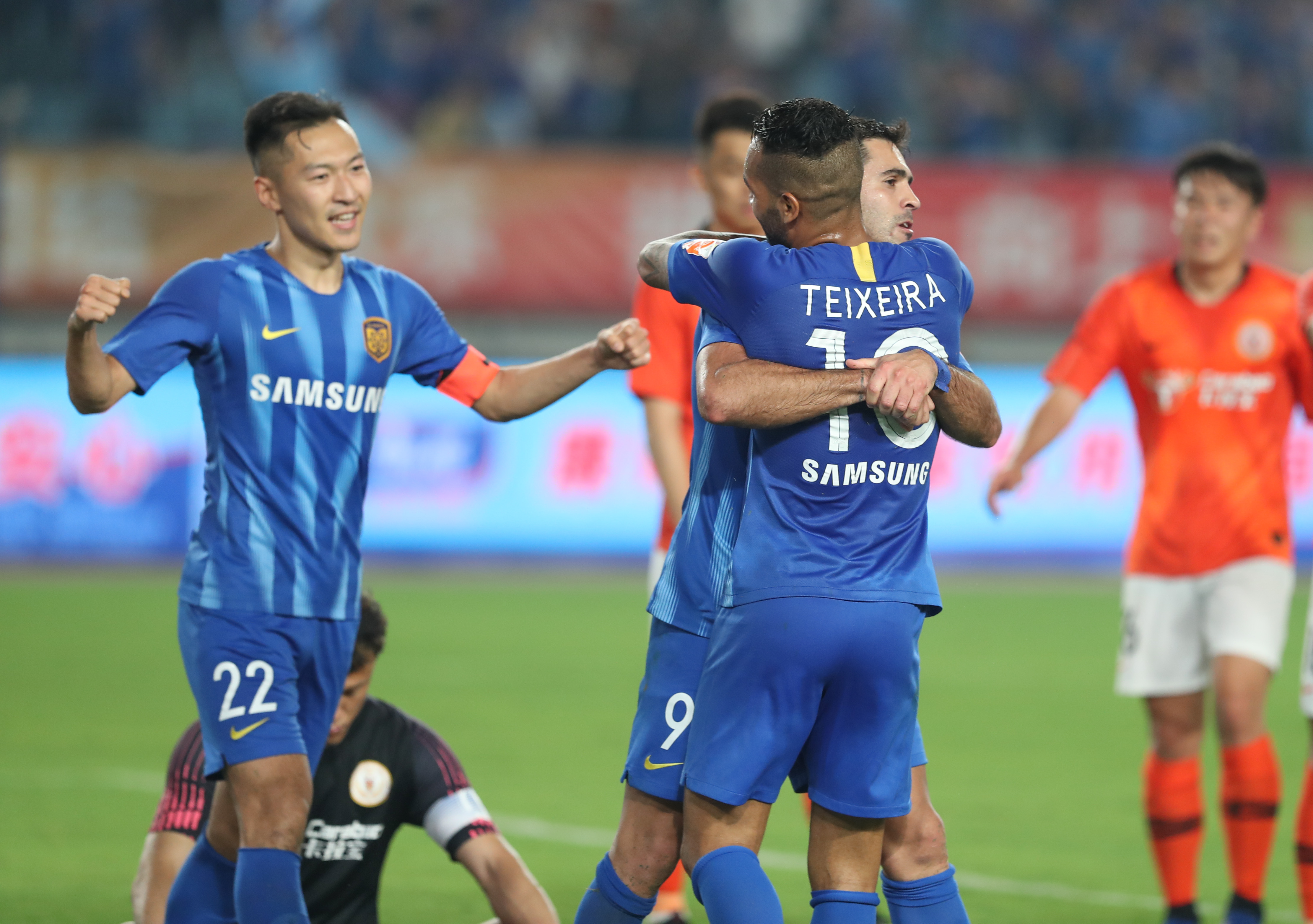 罗马诺：除了尤文以外，奥赖利也被推荐给那不勒斯和罗马（罗马诺：奥赖利的推荐对象不仅有尤文，还包括那不勒斯和罗马）